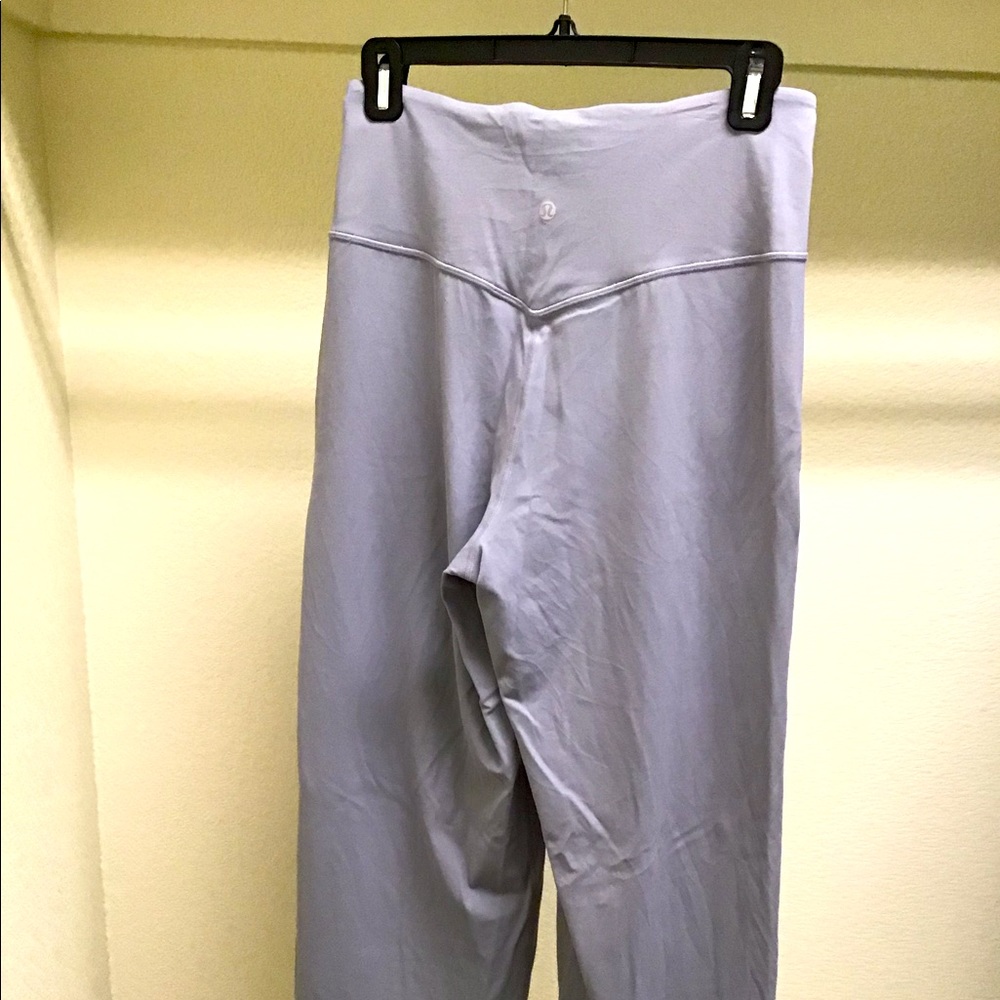 Lululemon cropped yoga pants size 8
